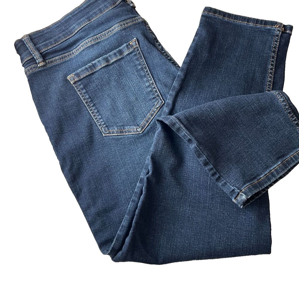Liz Claiborne SHORT PETITE Sara Slim Leg Medium Wash Ladies Size 14p